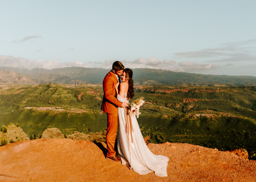 couple eloping at Waimea Canyon in Kauai