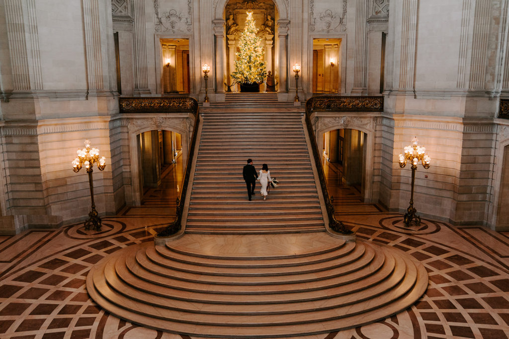 christmas engagement photos in san francisco city hall